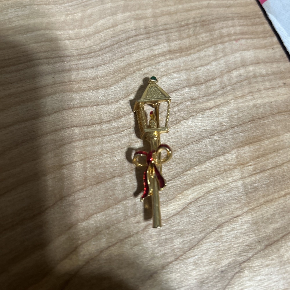 Vintage Signed Gerry's Christmas Lamp Post Brooch Gold Tone w/ Colored Enamel